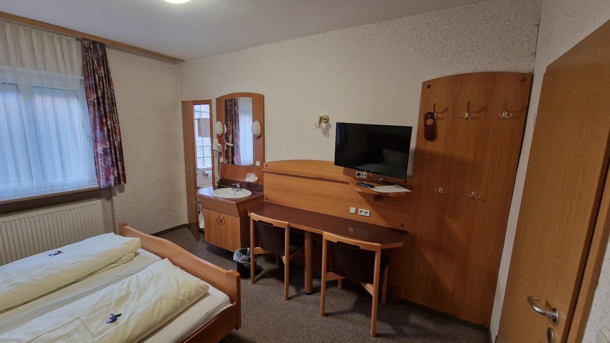 Schwarzer Adler - Hotel Garni Ipsheim المظهر الخارجي الصورة