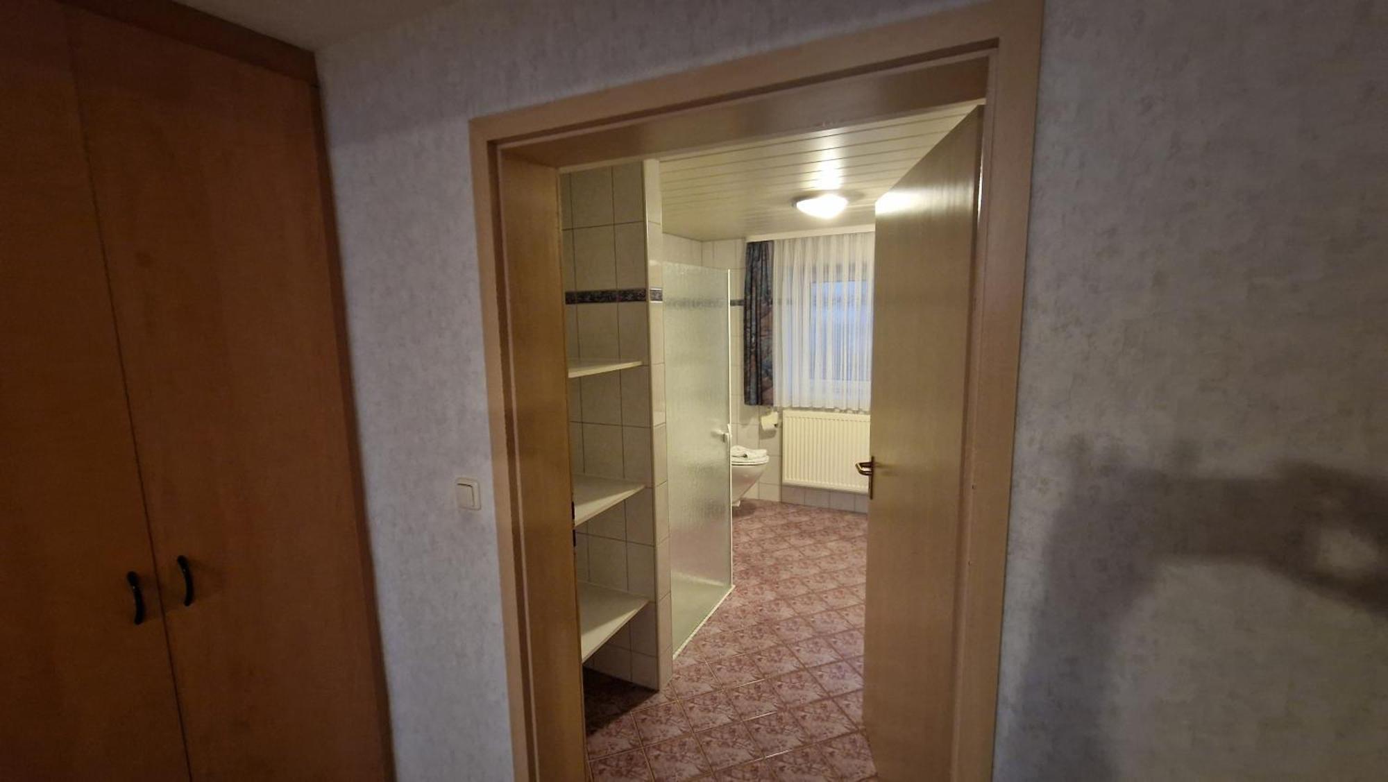 Schwarzer Adler - Hotel Garni Ipsheim الغرفة الصورة