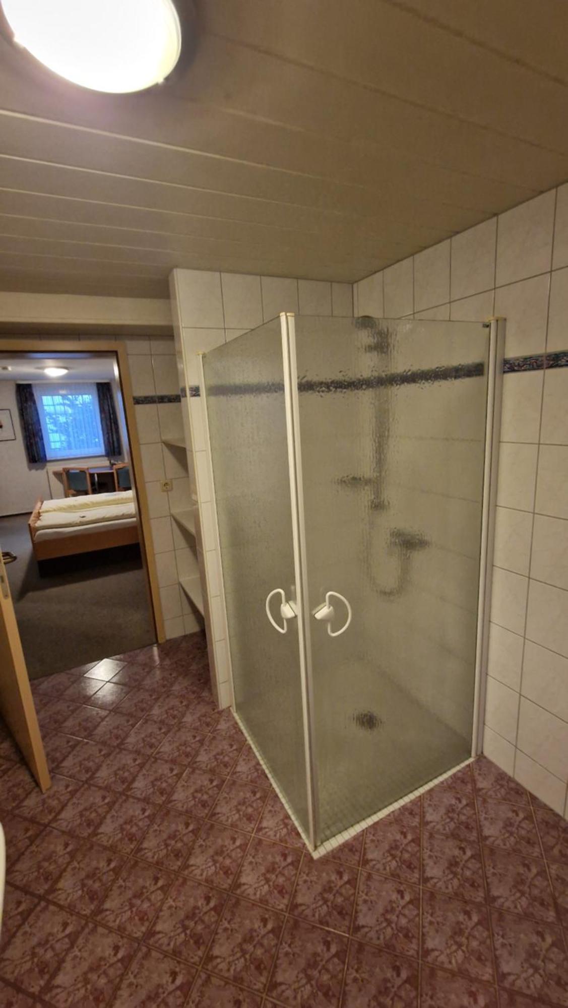 Schwarzer Adler - Hotel Garni Ipsheim الغرفة الصورة
